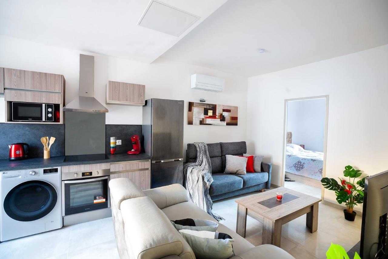 Superbe Appartement A 2 Pas Des Halles, Climatise, Terrasse, Garage Narbonne Eksteriør billede