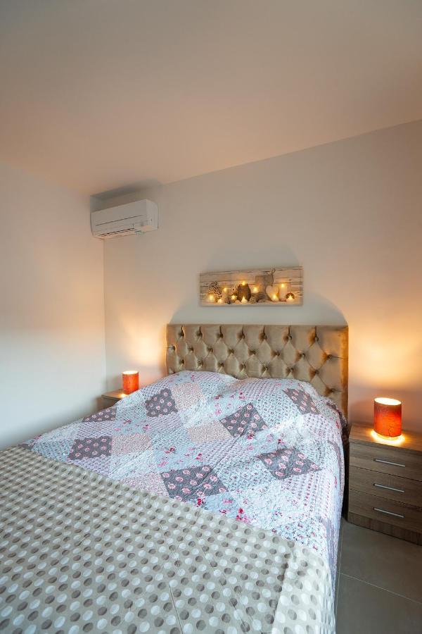 Superbe Appartement A 2 Pas Des Halles, Climatise, Terrasse, Garage Narbonne Eksteriør billede