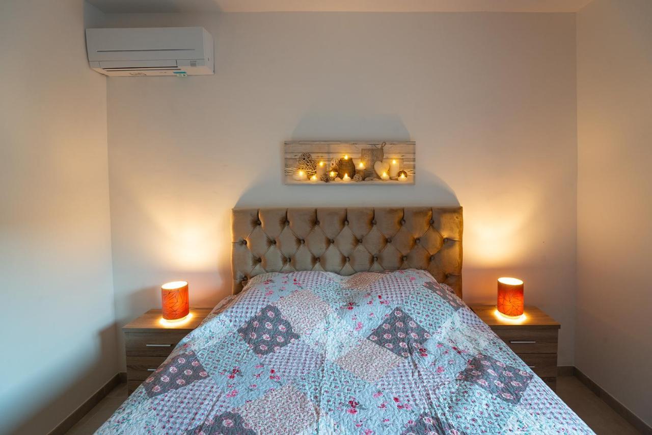 Superbe Appartement A 2 Pas Des Halles, Climatise, Terrasse, Garage Narbonne Eksteriør billede
